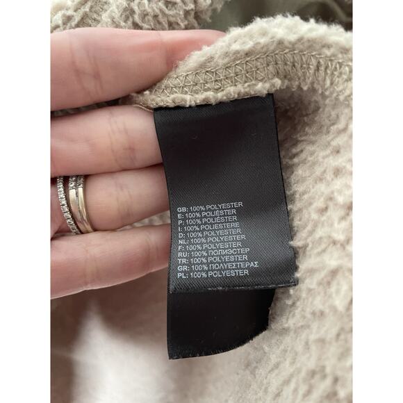 The North Face Beige Tan Sherpa Fleece Pullover Size Medium EUC - Picture 4 of 5